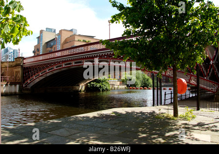 Crown Point Bridge over the River Aire in Leeds Stock Photo