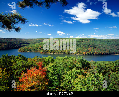 AUTUMN VIEW FROM RIMROCK OVERLOOK, ALLEGHENY RESERVOIR, ALLEGHENY NATIONAL FOREST, PENNSYLVANIA, USA Stock Photo