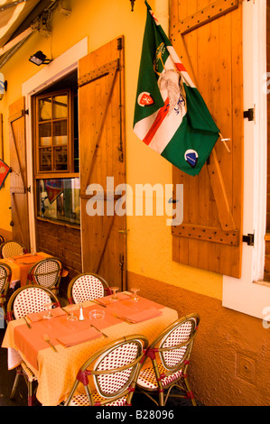tables set up ready for customers outside restaurant, Vieux Nice, Cote d'Azur, France Stock Photo