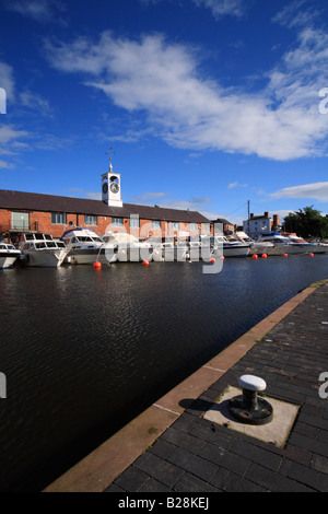 Stourport Yacht Club at Stourport Basin, Stourport on Severn, Worcestershire, England Stock Photo