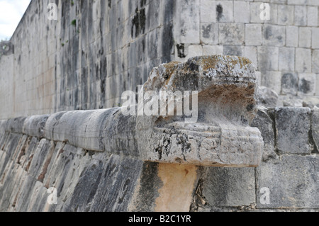 Great Ball Court, ballgame playing area, snake head, Zona Nord, Chichen-itza, new wonder of the world, Mayan and Toltec archaeo Stock Photo