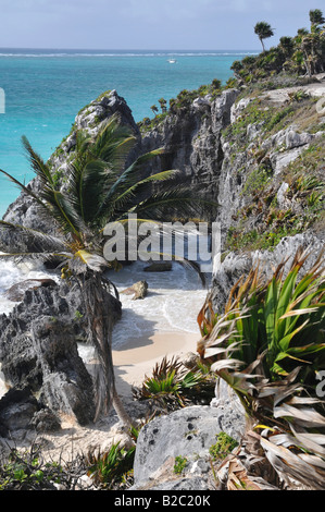 Bay at the foot of the Castle, El Castillo, view looking south, Tulum, Mayan archaeological excavation, , Yucatan Peninsula Stock Photo