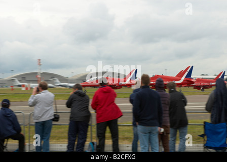 Public / Enthusiasts watching the Red Arrows Display Team Farnborough Air Show 2008 Stock Photo