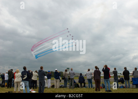 Public / Enthusiasts watching the Red Arrows Display Team Farnborough Air Show 2008 Stock Photo