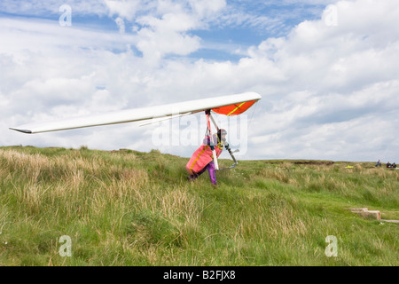 Hang Gliding Launch Sequence 3 of 12 off Buckstones Edge, West Yorkshire Stock Photo