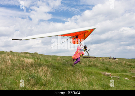 Hang Gliding Launch Sequence 4 of 12 off Buckstones Edge, West Yorkshire Stock Photo