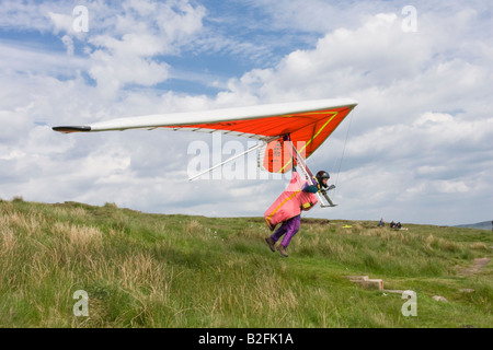 Hang Gliding Launch Sequence 5 of 12 off Buckstones Edge, West Yorkshire Stock Photo