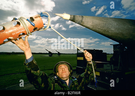 NEXT BATTLE OF BRITAIN BLOODHOUND MISSLES CREW ARMING HEAD EAST ANGLIA 1988 Stock Photo