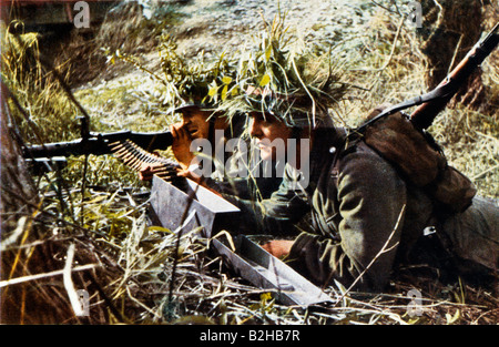 MG 34 Eastern Front 1941 photo of Wehrmacht machine gunners in action during the German invasion of Russia Stock Photo