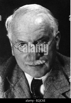 Portrait of the Swiss doctor psychiatrist Carl Gustav Jung (1875-1961)  (Portrait of Carl Jung Swiss psychiatrist and psychotherapist who founded