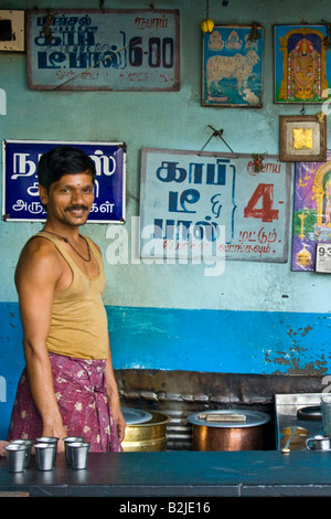 A tea shop in Madurai, Tamil Nadu, India, Asia Stock Photo - Alamy