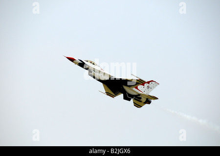 The US Air Force Thunderbirds Air Demonstration Squadron Thunderbirds USAF F-16 jets put on an exhibition in Rochester, NY. USA. Stock Photo