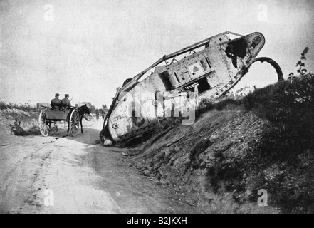 events, First World War / WWI, Western Front, knocked out British tank Mark IV at the Cambrai - Peronne road, France, 1918, Stock Photo