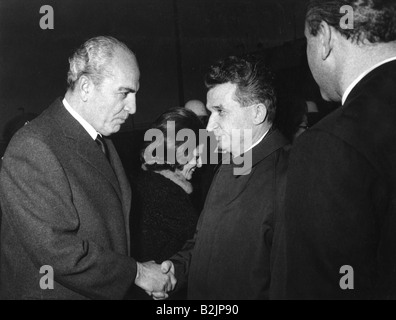 Ceausescu, Nicolae, 26.1.1918 - 25.12.1989, Romanian politician (PCR), President 22.3.1965 - 22.12.1989, state visit to Turkey, with the governor of Istanbul Vefat Poyraz, circa 1970, , Stock Photo