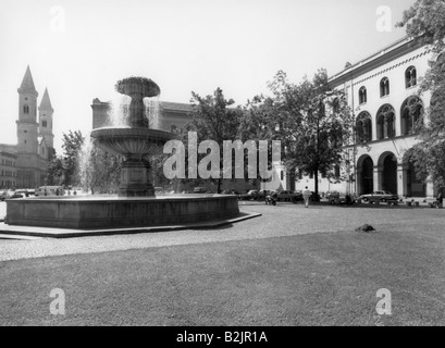 geography/travel, Germany, Munich, Geschwister-Scholl-Platz with fountain and Ludwig-Maximilians University, viw, 1990s, , Stock Photo