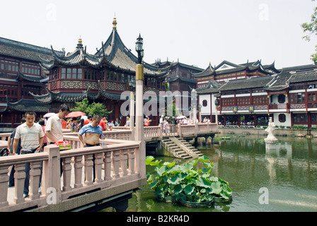 China, Shanghai, Yu Yuan Shangcheng, Yu Gardens Bazaar in the Old City Of Shanghai Stock Photo