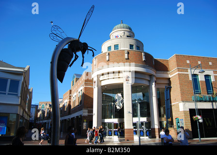 Wasp sculpture outside intu Watford Shopping Centre, High Street, Watford, Hertfordshire, England, United Kingdom Stock Photo