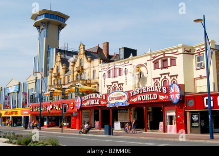 Atlantis Resort Tower and entertainment arcades, Golden Mile, Marine Parade, Great Yarmouth, Norfolk, England, United Kingdom Stock Photo