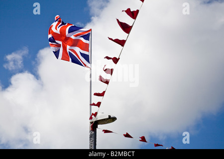 Unionist flags in The Fountain district of Londonderry, County Derry ...