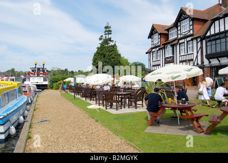The Swan Inn by River Bure, Horning, Norfolk Broads, Norfolk, England, United Kingdom Stock Photo