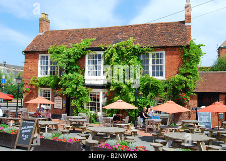 The Pen and Parchment Pub, Bridgefoot, Stratford-upon-Avon, Warwickshire, England, United Kingdom Stock Photo