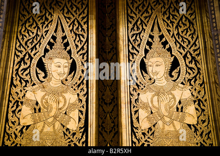 Decorative door in Wat Pho Temple, Bangkok Stock Photo