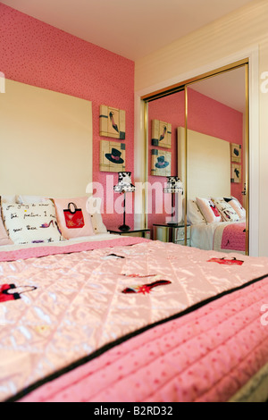 GIRLS BEDROOM IN A SHOWHOME Stock Photo