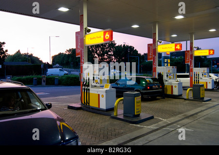 europe uk england petrol station uk dusk forecourt Stock Photo