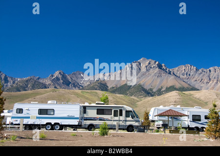 RV camping at the Joe T Fallini BLM campground on Macay Reservoir below ...
