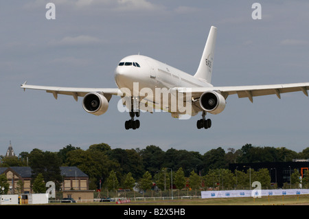 Airbus A310 EADS Air Refuelling tanker coming in to land Farnborough Air Show 2008 Stock Photo