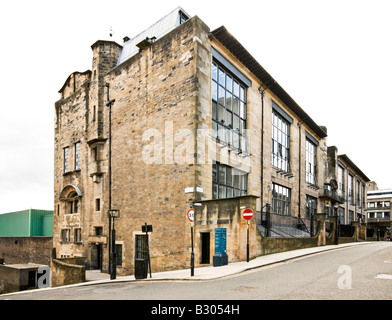 Charles Rennie Mackintosh designed Glasgow School of Art in Renfrew Street Glasgow seen from east end Stock Photo