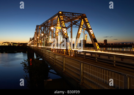 The Alexandra Bridge in the evening, Ottawa, Canada Stock Photo
