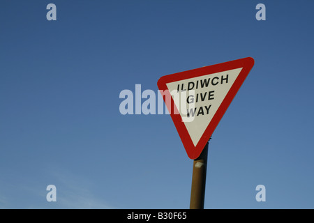 bilingual welsh english give way sign in wales, uk Stock Photo