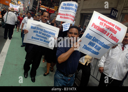 Members of the New York Hispanic Clergy Organization protest against ...