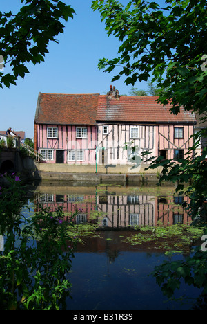 17th Century timber-framed cottages by River Colne, Riverside Walk, Colchester, Essex, England, United Kingdom Stock Photo