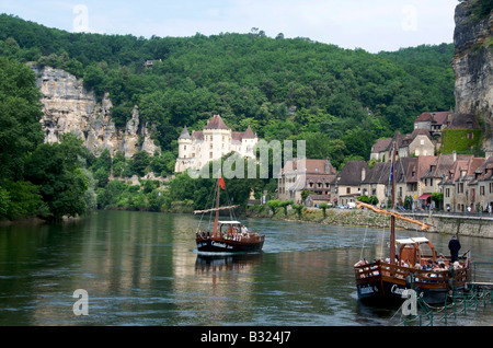 La Roque Gageac, labelled Les Plus Beaux Villages de France, The most beautiful villages of France, Dordogne, France Stock Photo