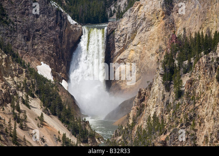 LOWER YELLOWSTONE FALLS drops into the GRAND CANYON OF THE YELLOWSTONE YELLOWSTONE NATIONAL PARK WYOMING Stock Photo