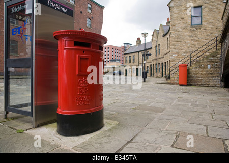 Double post box Victoria Quay Sheffield, South Yorkshire Stock Photo