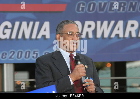 Senator Bobby Scott speaking at a campaign rally for Tim Kaine for Governor of Virginia in 2005 Stock Photo