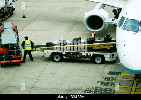 manchester airport baggage claim