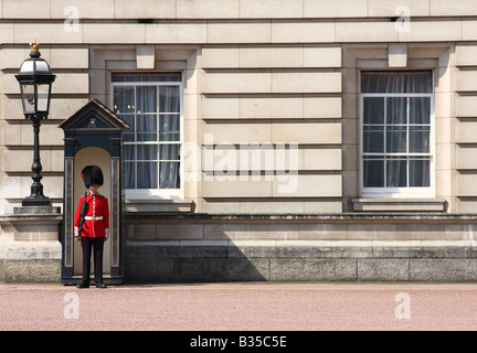 Guards at Buckingham Palace, Westminster, London, England, U.K. Stock Photo