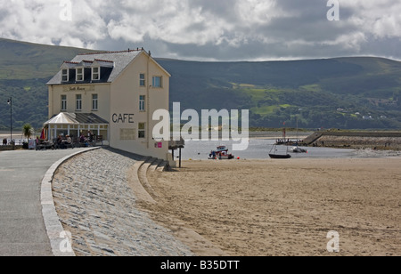 cafe on seafront in barmouth north wales Stock Photo