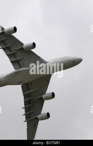 Airbus A380-842 demonstrating a high degree backing flying turn during Farnborough Air Show 2008