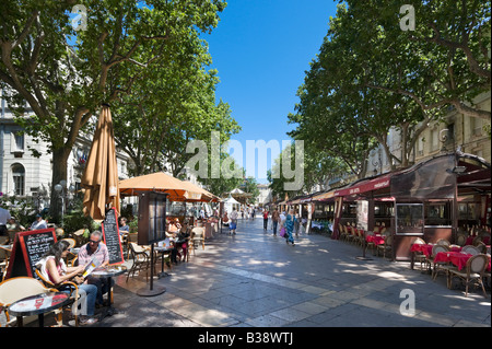 Street cafe in front of the Hotel de Ville, Place d l'Horloge, Avignon, Provence, France Stock Photo