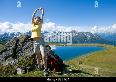 Junge Schlampe beim Wandern in den Bergen gebumst Junge Schlampe beim Wandern in den Bergen gebumst