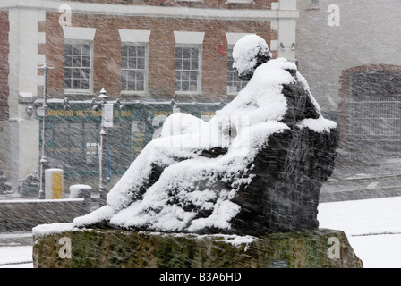 Snow on Winston Churchill Statue Westerham Kent England UK Stock Photo