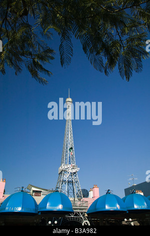 Australia, Queensland, Brisbane Area, Milton, Mock Eiffel Tower of the Savoir Faire Restaurant Stock Photo