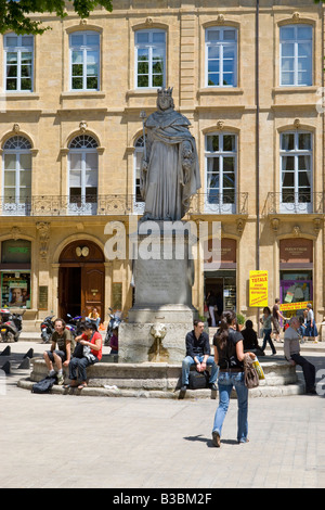 A monument on the Cours Mirabeau in Aix en Provence Stock Photo