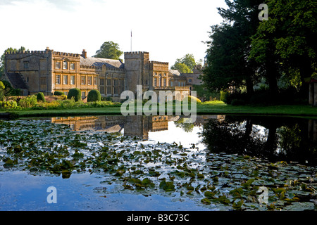 England, Dorset, Thorncombe. Forde Abbey forms part of the boundary between Dorset and Somerset. Its elegant former Cistercian monastery and its 30 acres of award winning gardens located within an Area of Outstanding Natural Beauty make it one of West Dorset's premier tourist locations. Stock Photo