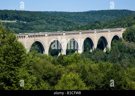 Tunkhannock Viaduct aka Nicholson Bridge, Wyoming County, Pennsylvania, for many years was longest concrete arch bridge in world Stock Photo